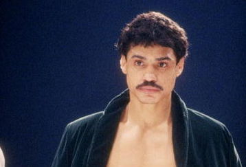 1985-1986:  Alexis Arguello looks on during a bout. Mandatory Credit: Allsport  /Allsport