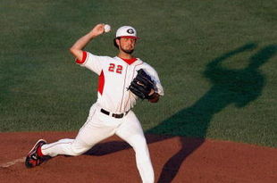 OMAHA, NE - JUNE 25:  Dean Weaver #22 of the Georgia Bulldogs pitches against the Fresno State Bulldogs during Game 3 of the 2008 Men's College World Series Championship June 25, 2008 at Rosenblatt Stadium in Omaha, Nebraska.  (Photo by Kevin C. Cox/Getty Images)
