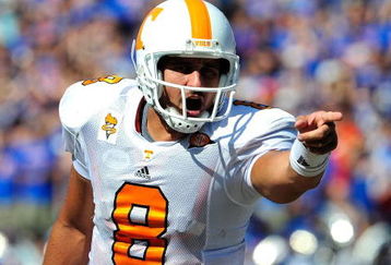 GAINESVILLE, FL - SEPTEMBER 19:  Jonathan Crompton #8 of the Tennessee Volunteers calls a signal during the game against the Florida Gators at Ben Hill Griffin Stadium on September 19, 2009 in Gainesville, Florida.  (Photo by Sam Greenwood/Getty Images)