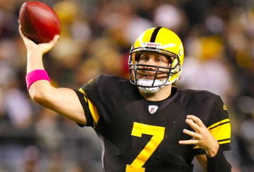 PITTSBURGH - OCTOBER 4:  Quarterback Ben Roethlisberger #7 of the Pittsburgh Steelers throws the ball in the fourth quarter against the San Diego Chargers at Heinz Field on October 4, 2009 in Pittsburgh, Pennsylvania. (Photo by Gregory Shamus/Getty Images)