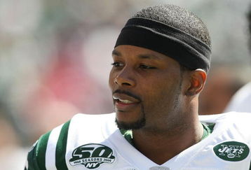 EAST RUTHERFORD, NJ - SEPTEMBER 20: Kerry Rhodes #25  of the New York Jets in the sideline against the New England Patriots at Giants Stadium on September 20, 2009 in East Rutherford, New Jersey.  (Photo by Nick Laham/Getty Images)