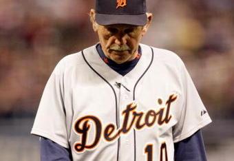 MINNEAPOLIS - OCTOBER 06:  Manager Jim Leyland #10 of the Detroit Tigers walks back to the dugout after a mound conference during the American League Tiebreaker game against  the Minnesota Twins on October 6, 2009 at Hubert H. Humphrey Metrodome in Minneapolis, Minnesota.  (Photo by Jamie Squire/Getty Images)