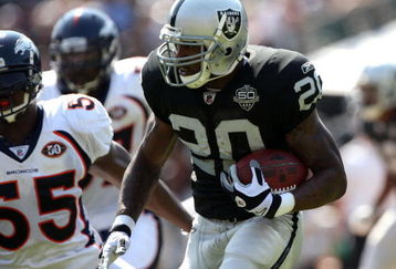 OAKLAND, CA - SEPTEMBER 27: Darren McFadden #20 of the Oakland Raiders runs against the Denver Broncos on September 27, 2009 during an NFL game at the Oakland-Alameda County Coliseum in Oakland, California.  (Photo by Jed Jacobsohn/Getty Images)