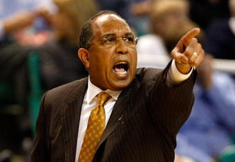 GREENSBORO, NC - MARCH 19:  Head coach Tubby Smith of the Minnesota Golden Gophers yells to his team against the Texas Longhorns during the first round of the NCAA Division I Men's Basketball Tournament at the Greensboro Coliseum on March 19, 2009 in Greensboro, North Carolina.  (Photo by Streeter Lecka/Getty Images)
