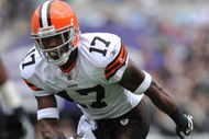 BALTIMORE - SEPTEMBER 27: Braylon Edwards #17 of the Cleveland Browns runs downfield against the Baltimore Ravens at M&T Bank Stadium on September 27, 2009 in Baltimore, Maryland. The Ravens defeated the Browns 34-3. (Photo by Larry French/Getty Images)