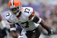 BALTIMORE - SEPTEMBER 27:  Braylon Edwards #17 of the Cleveland Browns runs downfield against the Baltimore Ravens at M&T Bank Stadium on September 27, 2009 in Baltimore, Maryland. The Ravens defeated the Browns 34-3. (Photo by Larry French/Getty Images)