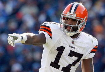 NASHVILLE, TN - DECEMBER 7:   Braylon Edwards #17 of the Cleveland Browns points on the field during the game against the Tennessee Titans on December 7, 2008 at LP Field in Nashville, Tennessee.  (Photo by Kevin C. Cox/Getty Images)