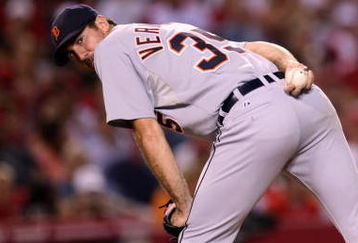 ANAHEIM, CA - AUGUST 24:  Pitcher Justin Verlander #35 of the Detroit Tigers looks at a runner on first against the Los Angeles Angels of Anaheim on August 24, 2009 at Angel Stadium in Anaheim, California.  (Photo by Stephen Dunn/Getty Images)