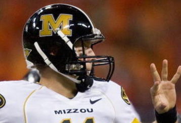 ST. LOUIS, MO - SEPTEMBER 5: Blaine Gabbert #11 of the University of Missouri Tigers passes against the University of Illinois Fighting Illini during the State Farm Arch Rivalry on September 5, 2009 at the Edward Jones Dome in St. Louis, Missouri.  The Tigers beat the Fighting Illini 37-9.  (Photo by Dilip Vishwanat/Getty Images)