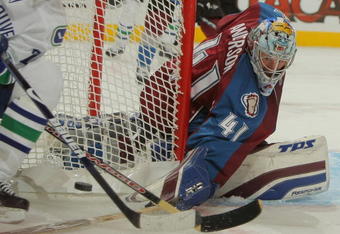 DENVER - OCTOBER 03:  Goaltender Craig Anderson #41 of the Colorado Avalanche defends the goal as he recorded 35 saves and a shut out against the Vancouver Canucks during NHL action at the Pepsi Center on October 3, 2009 in Denver, Colorado. The Avalanche defeated the Canucks 3-0.  (Photo by Doug Pensinger/Getty Images)