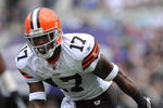 BALTIMORE - SEPTEMBER 27:  Braylon Edwards #17 of the Cleveland Browns runs downfield against the Baltimore Ravens at M&T Bank Stadium on September 27, 2009 in Baltimore, Maryland. The Ravens defeated the Browns 34-3. (Photo by Larry French/Getty Images)