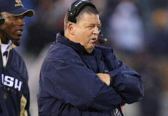 SOUTH BEND, IN - OCTOBER 03: Head coach Charlie Weis of the Notre Dame Fighting Irish watches as his team takes on the Washington Huskies on October 3, 2009 at Notre Dame Stadium in South Bend, Indiana.  Notre Dame defeated Washington 37-30 in overtime. (Photo by Jonathan Daniel/Getty Images)