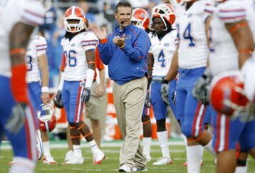 LEXINGTON, KY - SEPTEMBER 26:  Head coach Urban Meyer of the Florida Gators prepares his team before they take on the Kentucky Wildcats at Commonwealth Stadium on September 26, 2009 in Lexington, Kentucky. (Photo by Andy Lyons/Getty Images)