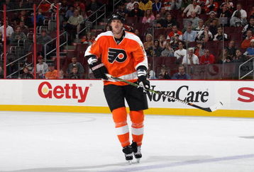 PHILADELPHIA - SEPTEMBER 29:  Chris Pronger #20 of the Philadelphia Flyers skates against the Minnesota Wild during the preseason NHL game at the Wachovia Center on September 29, 2009 in Philadelphia, Pennsylvania.  The Wild defeated the Flyers 5-4 in shootout overtime. (Photo by Bruce Bennett/Getty Images)