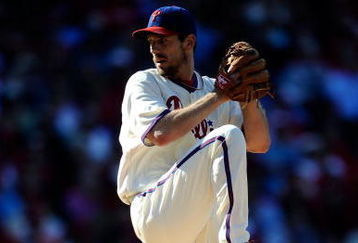 PHILADELPHIA - OCTOBER 07:  Starting pitcher Cliff Lee #34 of the Philadelphia Phillies throws a pitch against the Colorado Rockies in Game One of the NLDS during the 2009 MLB Playoffs at Citizens Bank Park on October 7, 2009 in Philadelphia, Pennsylvania.  (Photo by Jeff Zelevansky/Getty Images)