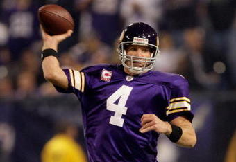 MINNEAPOLIS - OCTOBER 05:  Quarterback Brett Favre #4 of the Minnesota Vikings passes during the game against the Green Bay Packers on October 5, 2009 at Hubert H. Humphrey Metrodome in Minneapolis, Minnesota.  (Photo by Jamie Squire/Getty Images)