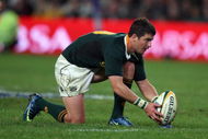 DURBAN, SOUTH AFRICA - AUGUST 01:  Morne Steyn, who scored all of South Africa's points, lines up a penalty during the Tri Nations match between South Africa and the All Blacks at the Absa Stadium on August 1, 2009 in Durban, South Africa.  (Photo by David Rogers/Getty Images)