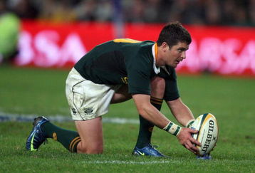 DURBAN, SOUTH AFRICA - AUGUST 01:  Morne Steyn, who scored all of South Africa's points, lines up a penalty during the Tri Nations match between South Africa and the All Blacks at the Absa Stadium on August 1, 2009 in Durban, South Africa.  (Photo by David Rogers/Getty Images)