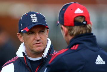 MANCHESTER, ENGLAND - AUGUST 29:  England cricketer Paul Collingwood (R) talks to coach Andy Flower during a nets session at Old Trafford on August 29, 2009 in Manchester, England.  (Photo by Julian Herbert/Getty Images)