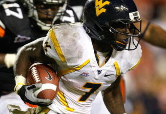 AUBURN, AL - SEPTEMBER 19:  Noel Devine #7 of the West Virginia Mountaineers against the Auburn Tigers at Jordan-Hare Stadium on September 19, 2009 in Auburn, Alabama.  (Photo by Kevin C. Cox/Getty Images)