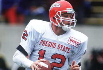9 Oct 1993: TRENT DILFER, QUARTERBACK OF FRESNO STATE, ROLLS OUT OF THE POCKET DURING FRESNO''S 32-34 LOSS TO COLORADO STATE.