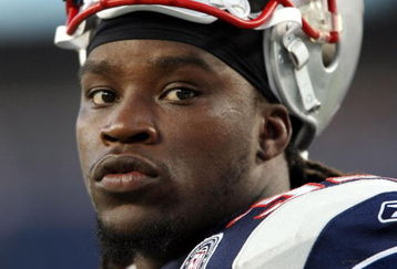 FOXBORO, MA - SEPTEMBER 03:  Laurence Maroney #39 of the New England Patriots looks on before the game against the New York Giants on September 3, 2009 at Gillette Stadium in Foxboro, Massachusetts.  (Photo by Elsa/Getty Images)
