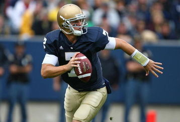 SOUTH BEND, IN - OCTOBER 03: Jimmy Clausen #7 of the Notre Dame Fighting Irish looks for a receiver against the Washington Huskies on October 3, 2009 at Notre Dame Stadium in South Bend, Indiana. Notre Dame defeated Washington 37-30 in overtime. (Photo by Jonathan Daniel/Getty Images)