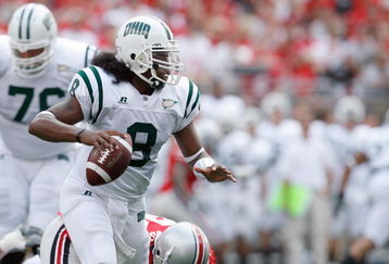 COLUMBUS, OH - SEPTEMBER 06: Boo Jackson #8 of the Ohio Bobcats moves as he looks to pass the ball during the game against the Ohio State Buckeyes at Ohio Stadium on September 6, 2008 in Columbus, Ohio.  (Photo by Kevin C. Cox/Getty Images)