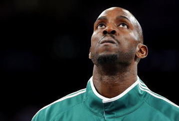 LOS ANGELES, CA - DECEMBER 25:  Kevin Garnett #5 of the Boston Celtics looks on before the game against the Los Angeles Lakers at Staples Center on December 25, 2008 in Los Angeles, California.  The Lakers defeated the Celtics 92-83.  NOTE TO USER: User expressly acknowledges and agrees that, by downloading and or using this Photograph, user is consenting to the terms and conditions of the Getty Images License Agreement.  (Photo by Lisa Blumenfeld/Getty Images)
