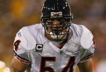 GREEN BAY, WI - SEPTEMBER 13: Brian Urlacher #54 of the Chicago Bears awaits the start of play in the 1st half against the Green Bay Packers on September 13, 2009 at Lambeau Field in Green Bay, Wisconsin. The Packers defeated the Bears 21-15. (Photo by Jonathan Daniel/Getty Images)