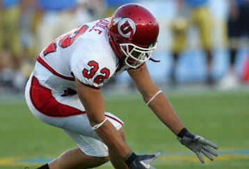 PASADENA, CA - SEPTEMBER 02:  Eric Weddle #32 of the Utah Utes dives for a loose ball against the UCLA Bruins during the college football game held on Septemeber 2, 2006 at the Rose Bowl in Pasadena, California. The Bruins defeated the Utes 31-10. The Bruins defeated the Utes 31-10.  (Photo by Stephen Dunn/Getty Images)