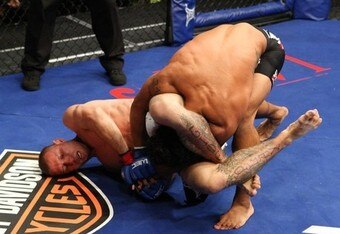 Cerrone_vs_henderson_1_crop_340x234