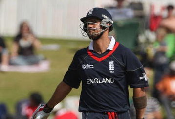 CENTURION, SOUTH AFRICA - OCTOBER 02:  Owais Shah of England leaves the field after being dismissed during the ICC Champions Trophy 1st Semi Final match between Australia and England played at Supersport Park on October 2, 2009 in Centurion, South Africa.  (Photo by Hamish Blair/Getty Images)