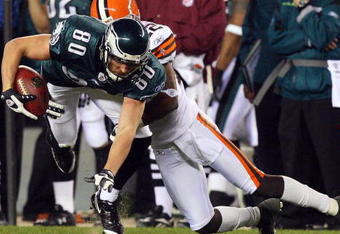 PHILADELPHIA - DECEMBER 15:  Kevin Curtis #80 of the Philadelphia Eagles runs the ball against the Cleveland Browns on December 15, 2008 at Lincoln Financial Field in Philadelphia, Pennsylvania.  (Photo by Jim McIsaac/Getty Images)