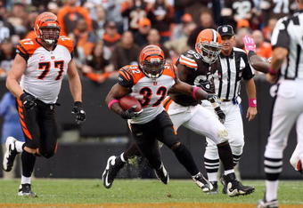 CLEVELAND - OCTOBER 04:  Cedric Benson #32 of the Cincinnati Bengals runs the ball against the Cleveland Browns during their game at Cleveland Browns Stadium on October 4, 2009 in Cleveland, Ohio. The Bengals defeated the Browns 23-20 in overtime.  (Photo by Jim McIsaac/Getty Images)