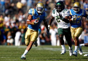 PASADENA, CA. - OCTOBER 10: Terrence Austin #4 of the UCLA Bruins runs with the ball against the Oregon Ducks on October 10, 2009 at the Rosebowl in Pasadena, California.  (Photo by Jacob De golish/Getty Images)