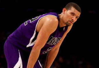 LOS ANGELES, CA - DECEMBER 12:   Francisco Garcia #32 of the Sacramento Kings pauses in the game with the Los Angeles Lakers on December 12, 2008 at Staples Center in Los Angeles, California.  The Lakers won 112-103.   NOTE TO USER: User expressly acknowledges and agrees that, by downloading and/or using this Photograph, user is consenting to the terms and conditions of the Getty Images License Agreement.  (Photo by Stephen Dunn/Getty Images)