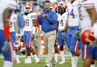 LEXINGTON, KY - SEPTEMBER 26:  Head coach Urban Meyer of the Florida Gators prepares his team before they take on the Kentucky Wildcats at Commonwealth Stadium on September 26, 2009 in Lexington, Kentucky. (Photo by Andy Lyons/Getty Images)