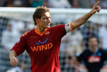 ROME - OCTOBER 04:  Francesco Totti of AS Roma celebrates the opening goal during the Serie A match between AS Roma and SSC Napoli at Olimpico Stadium on October 4, 2009 in Rome, Italy.  (Photo by Paolo Bruno/Getty Images)