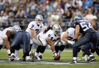 SEATTLE - SEPTEMBER 03:  Quarterback Jeff Garcia #7 of the Oakland Raiders at the line of scrimmage during the game against the Seattle Seahawks on September 3, 2009 at Qwest Field in Seattle, Washington. (Photo by Otto Greule Jr/Getty Images)  