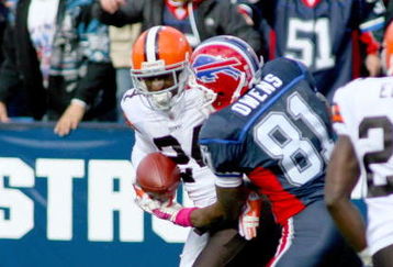 ORCHARD PARK, NY - OCTOBER 11: Eric Wright #24 of the Cleveland Browns intercepts a pass intended for Terrell Owens #81 of the Buffalo Bills at Ralph Wilson Stadium on October 11, 2009 in Orchard Park, New York.Cleveland won 6-3.  (Photo by Rick Stewart/Getty Images)