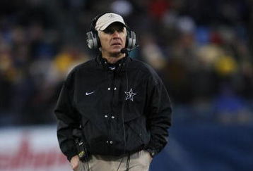 NASHVILLE, TN - DECEMBER 31:  Head coach Bobby Johnson of the Vanderbilt Commodores looks on against the Boston College Eagles during the Gaylord Hotels Music City Bowl at LP Field on December 31, 2008 in Nashville, Tennessee.  (Photo by Andy Lyons/Getty Images)