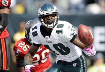 PHILADELPHIA - OCTOBER 11:  Jeremy Maclin #18 of the Philadelphia Eagles celebrates his touchdown in front of Will Allen #26 of the Tampa Bay Buccaneers at Lincoln Financial Field on October 11, 2009 in Philadelphia, Pennsylvania.  (Photo by Jeff Zelevansky/Getty Images)