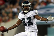 PHILADELPHIA - AUGUST 27: Asante Samuel #22 of the Philadelphia Eagles reacts after a play against the Jacksonville Jaguars on August 27, 2009 at Lincoln Financial Field in Philadelphia, Pennsylvania. (Photo by Jim McIsaac/Getty Images)