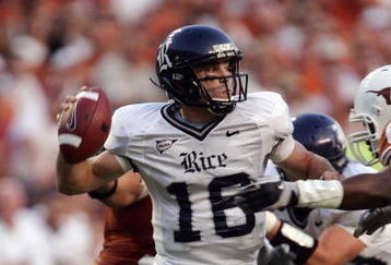 AUSTIN, TX - SEPTEMBER 20:  Chase Clement #16 of the Rice Owls looks to pass during the game against the Texas Longhorns on September 20, 2008 at Darrell K Royal-Texas Memorial Stadium in Austin, Texas. Texas won 52-10. (Photo by Brian Bahr/Getty Images)