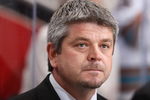 GLENDALE, AZ - SEPTEMBER 26:  Head coach Todd McLellan of the San Jose Sharks during the preseason NHL game against the Phoenix Coyotes at Jobing.com Arena on September 26, 2009 in Glendale, Arizona.  The Coyotes defeated the Sharks 2-0.  (Photo by Christian Petersen/Getty Images)