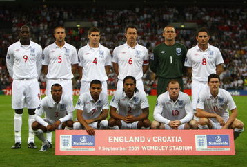 LONDON - SEPTEMBER 09:  The England players pose for a team photo prior to the FIFA 2010 World Cup Group 6 Qualifying match between England and Croatia at Wembley Stadium on September 9, 2009 in London, England. (Photo by Jamie McDonald/Getty Images)