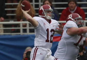 OXFORD, MS - OCTOBER 10:  Quarterback Greg McElroy #12 of the Alabama Crimson Tide looks for a receiver during their game against the Mississippi Rebels at Vaught-Hemingway Stadium on October 10, 2009 in Oxford, Mississippi. (Photo by Dave Martin/Getty Images)