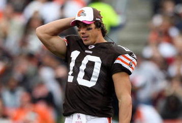 CLEVELAND - OCTOBER 04:  Brady Quinn #10 of the Cleveland Browns looks on against the Cincinnati Bengals during their game at Cleveland Browns Stadium on October 4, 2009 in Cleveland, Ohio. The Bengals defeated the Browns 23-20 in overtime.  (Photo by Jim McIsaac/Getty Images)