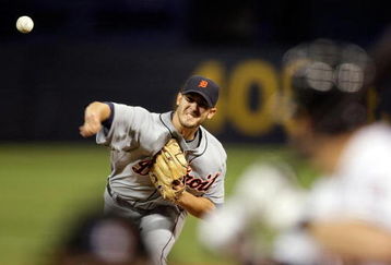 MINNEAPOLIS - OCTOBER 06:  Starting pitcher Rick Porcello #48 of the Detroit Tigers pitches during the American League Tiebreaker game against  the Minnesota Twins on October 6, 2009 at Hubert H. Humphrey Metrodome in Minneapolis, Minnesota.  (Photo by Jamie Squire/Getty Images)